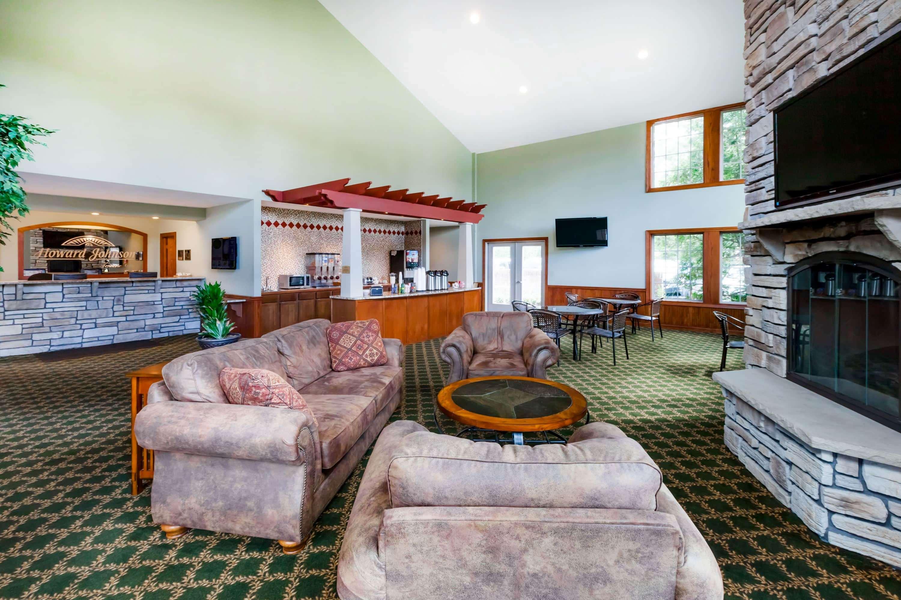 Howard Johnson By Wyndham Traverse City Exterior foto