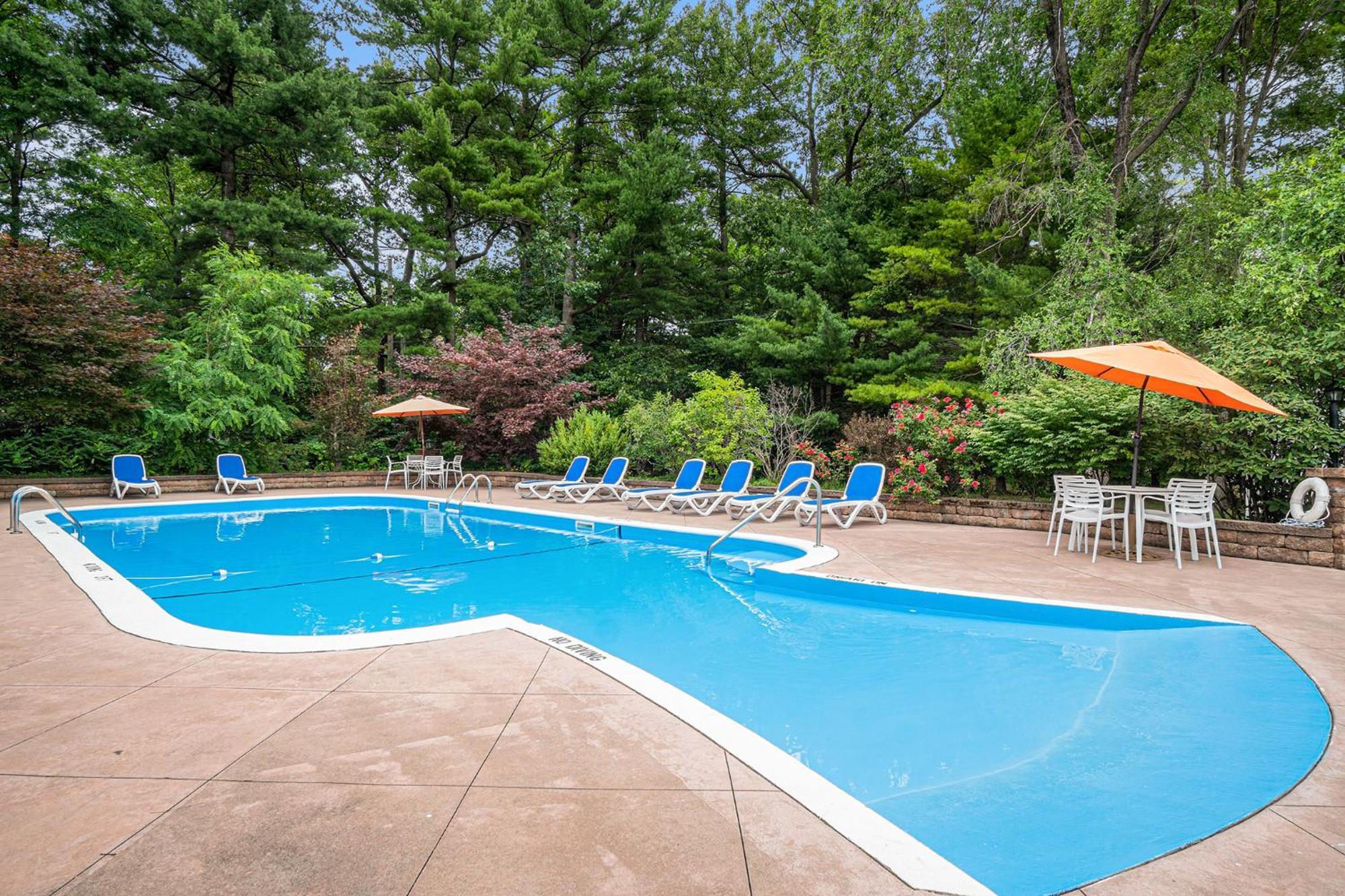 Howard Johnson By Wyndham Traverse City Exterior foto